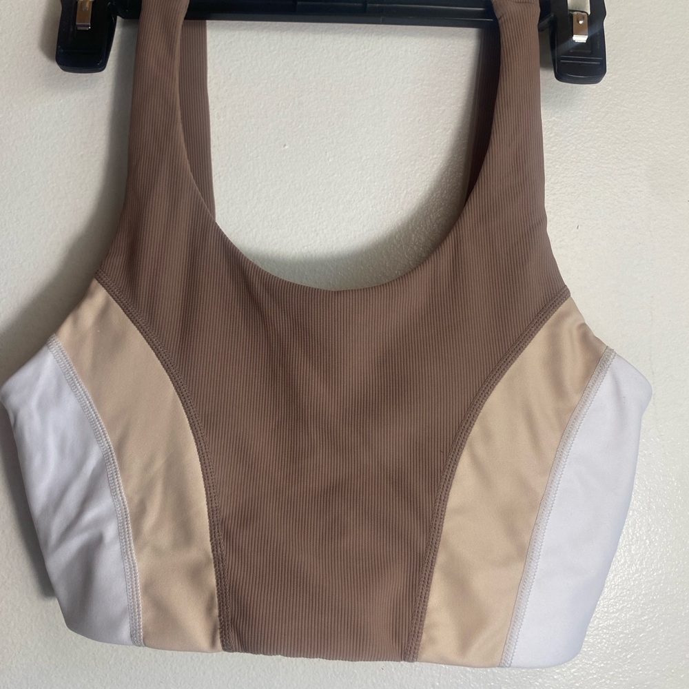 Elegant Tri-Color Sports Bra